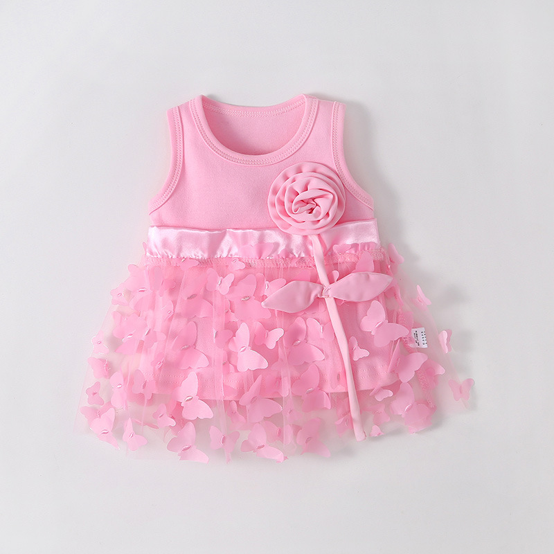 粉色灵动蝴蝶连衣裙